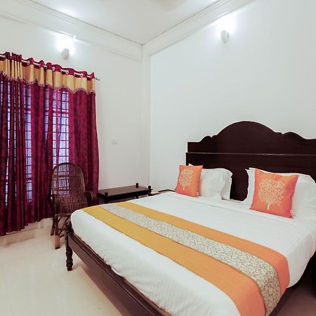 Oyo 4867 Royal Homes Alappuzha Exteriér fotografie