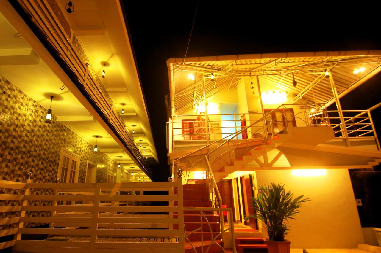 Oyo 4867 Royal Homes Alappuzha Exteriér fotografie